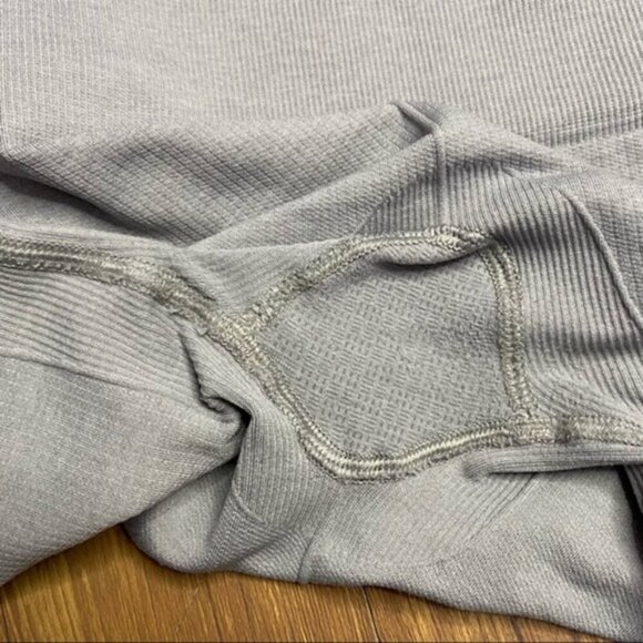 LULULEMON In The Flow Crop II Heathered Medium Grey Size 8 - Picture 11 of 13